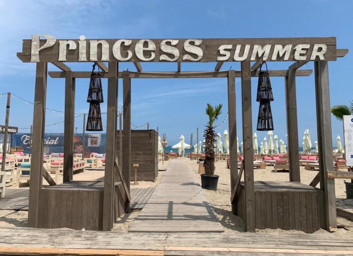 Mamaia Vip Apartment Екстер'єр фото